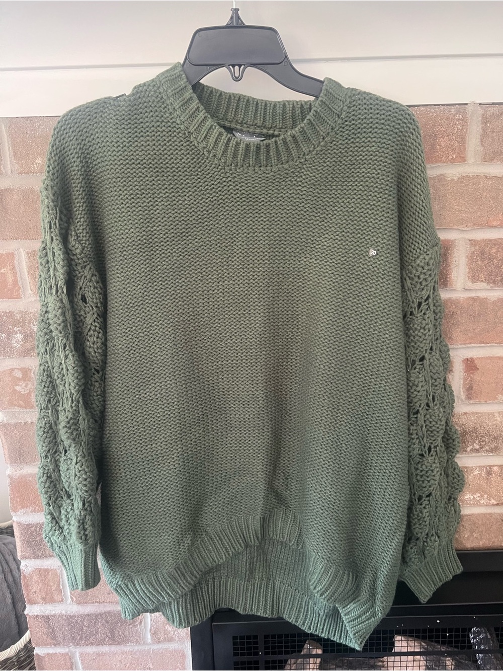 ARULA Olive Green Cable Knit Sleeve Crewneck Sweater